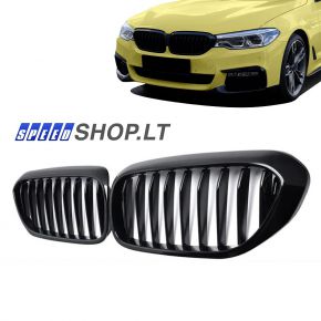 BMW 5 (G30-G31) juodos grotelės